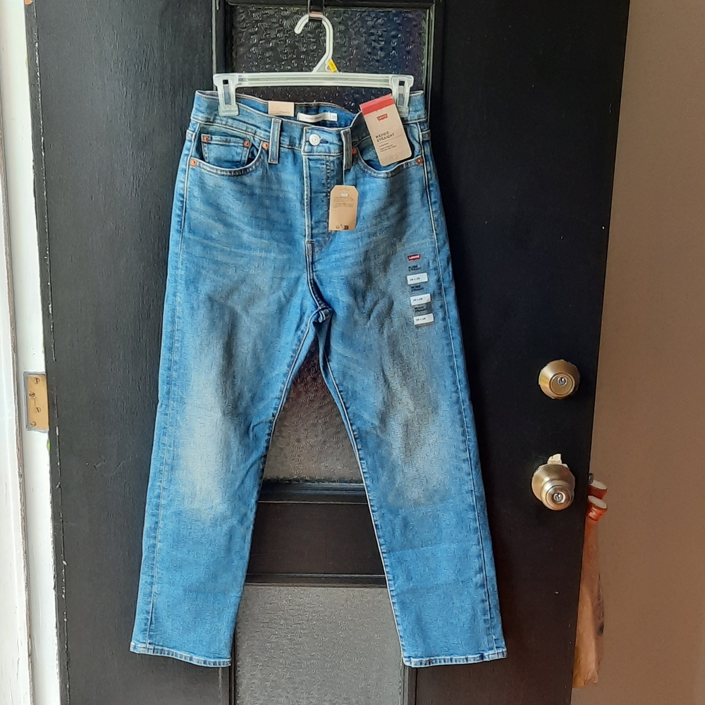 Levi's Women's Wedgie Straight Blue Jeans Size 30 Button Up Faded Blue